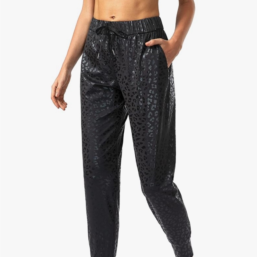 Black Joggers w. Cheetah leopard overprint design